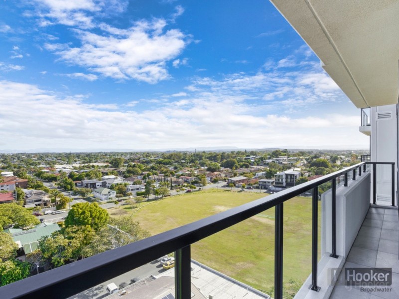 1105/372-374 Marine Parade, Labrador QLD 4215