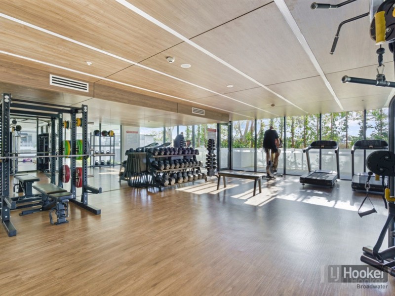 1105/372-374 Marine Parade, Labrador QLD 4215