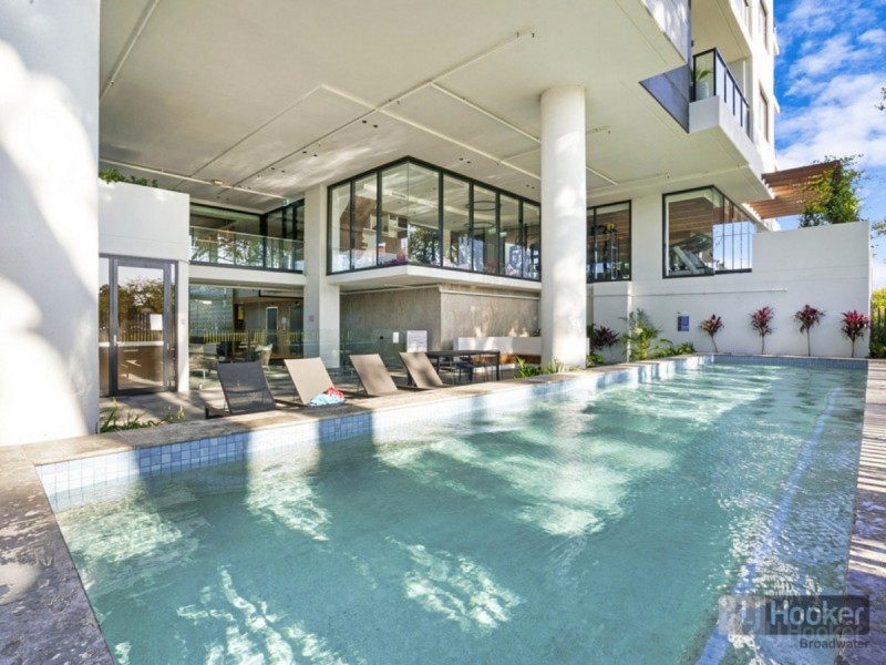 1105/372-374 Marine Parade, Labrador QLD 4215