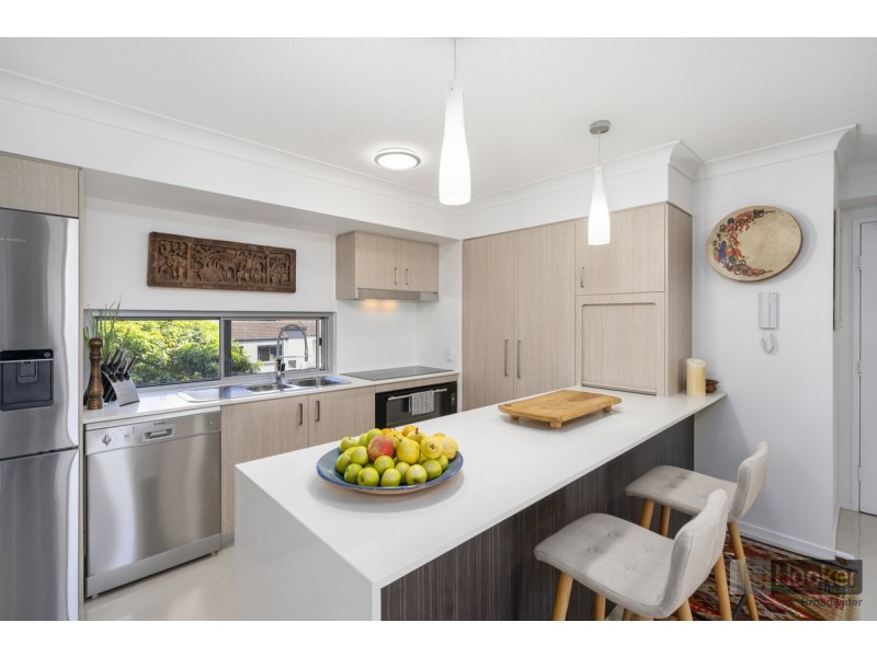 11/14-16 Bright Avenue, Labrador QLD 4215