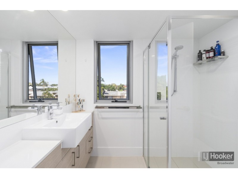 11/14-16 Bright Avenue, Labrador QLD 4215