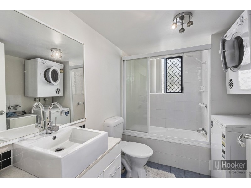 4/103-105 Frank Street, Labrador QLD 4215