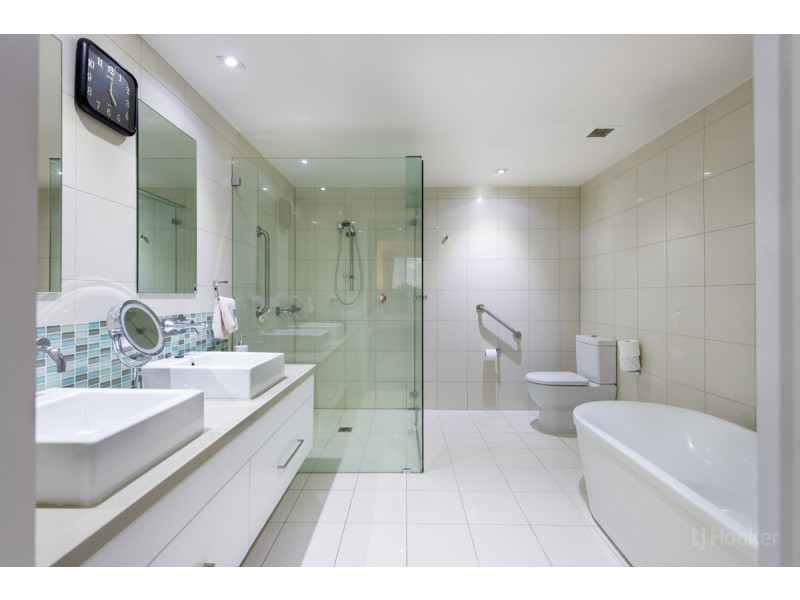 415/3 Pendraat Parade, Hope Island QLD 4212