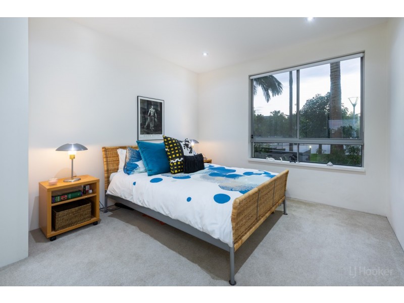 415/3 Pendraat Parade, Hope Island QLD 4212