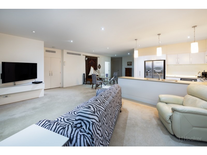 415/3 Pendraat Parade, Hope Island QLD 4212