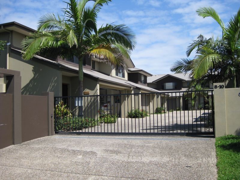2/8-10 Gordon Street, Labrador QLD 4215