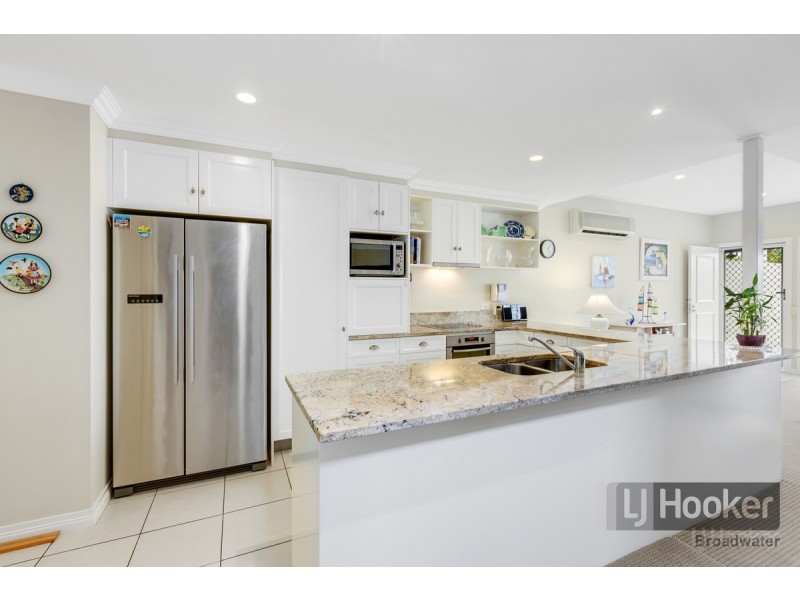 1/212-214 Marine Parade, Labrador QLD 4215