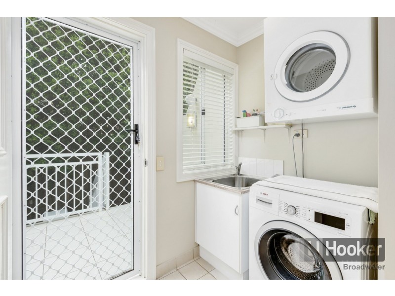 1/212-214 Marine Parade, Labrador QLD 4215