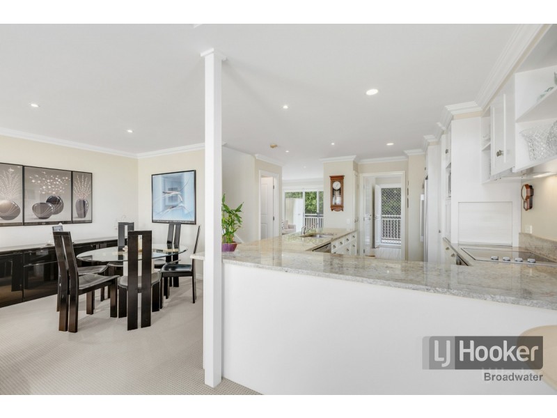 1/212-214 Marine Parade, Labrador QLD 4215