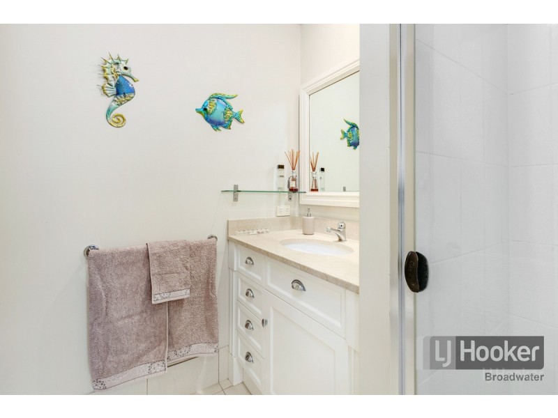 1/212-214 Marine Parade, Labrador QLD 4215