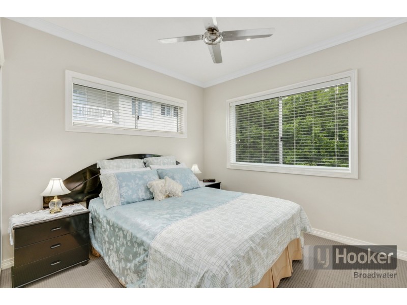 1/212-214 Marine Parade, Labrador QLD 4215