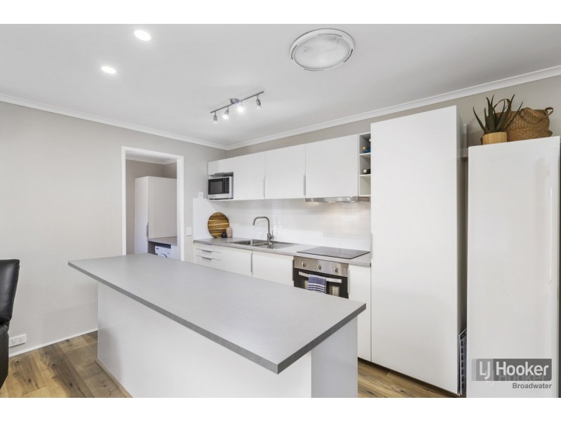 1/179 Olsen Avenue, Labrador QLD 4215