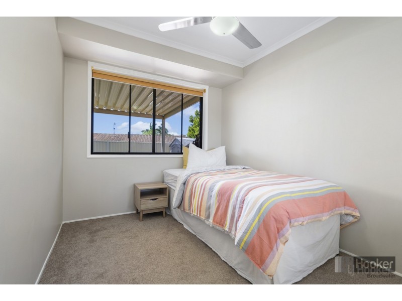1/179 Olsen Avenue, Labrador QLD 4215