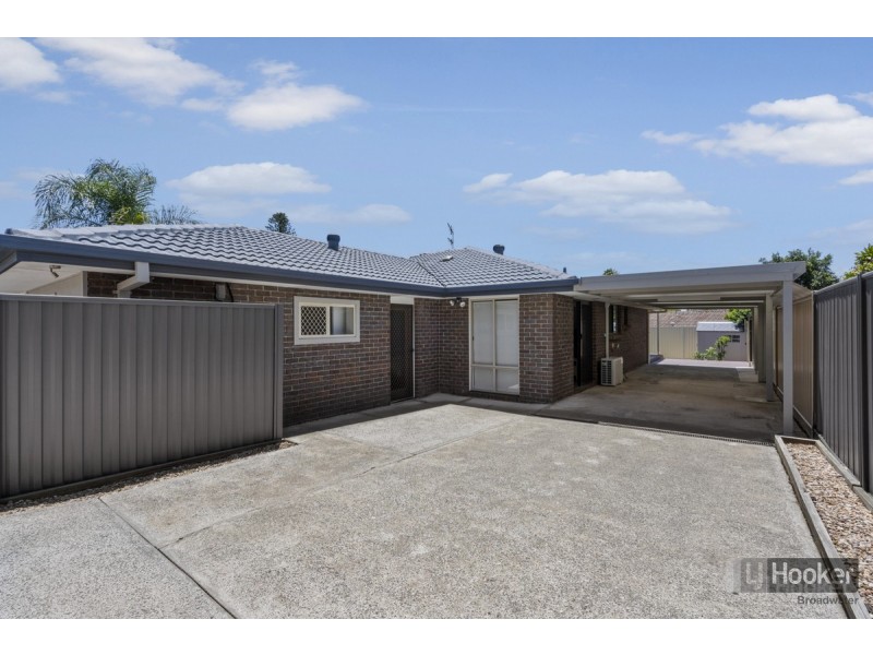 1/179 Olsen Avenue, Labrador QLD 4215