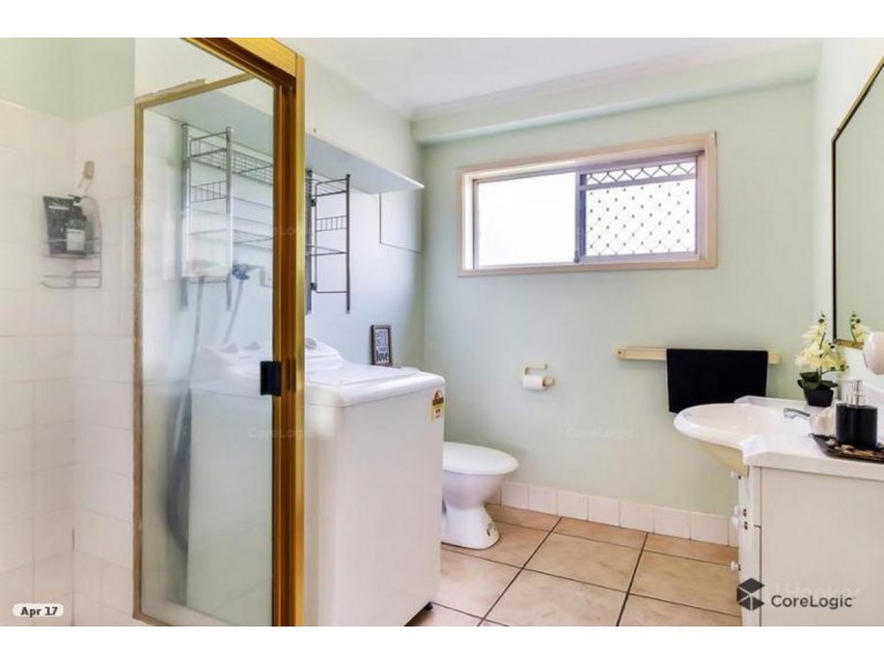4/39 Middle Street, Labrador QLD 4215