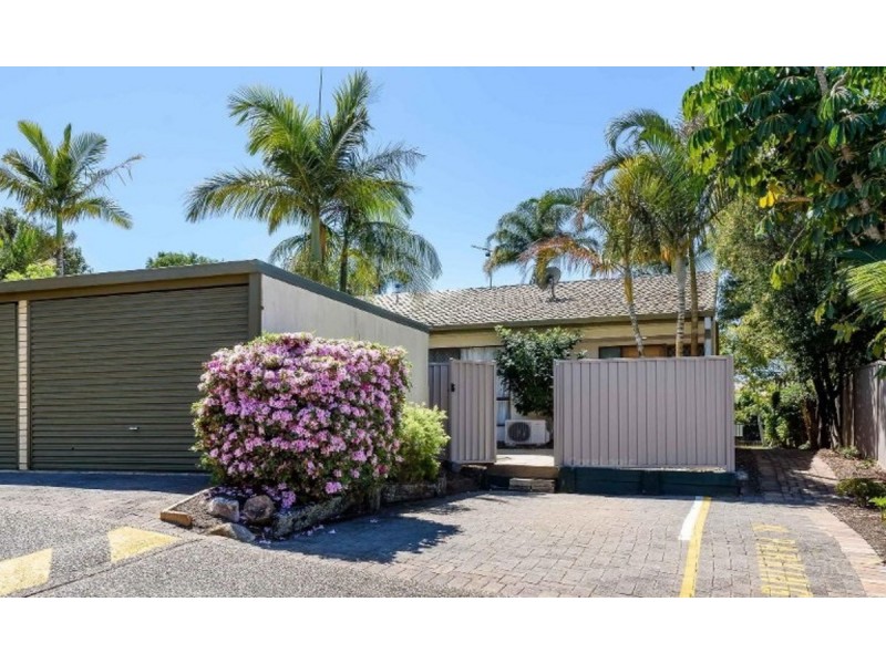 8/71 Olsen Avenue, Labrador QLD 4215