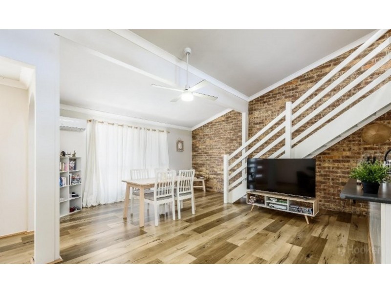 8/71 Olsen Avenue, Labrador QLD 4215