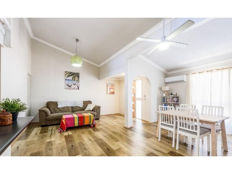 8/71 Olsen Avenue, Labrador QLD 4215