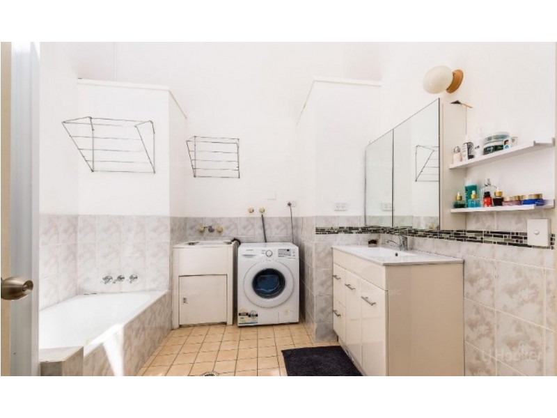 8/71 Olsen Avenue, Labrador QLD 4215