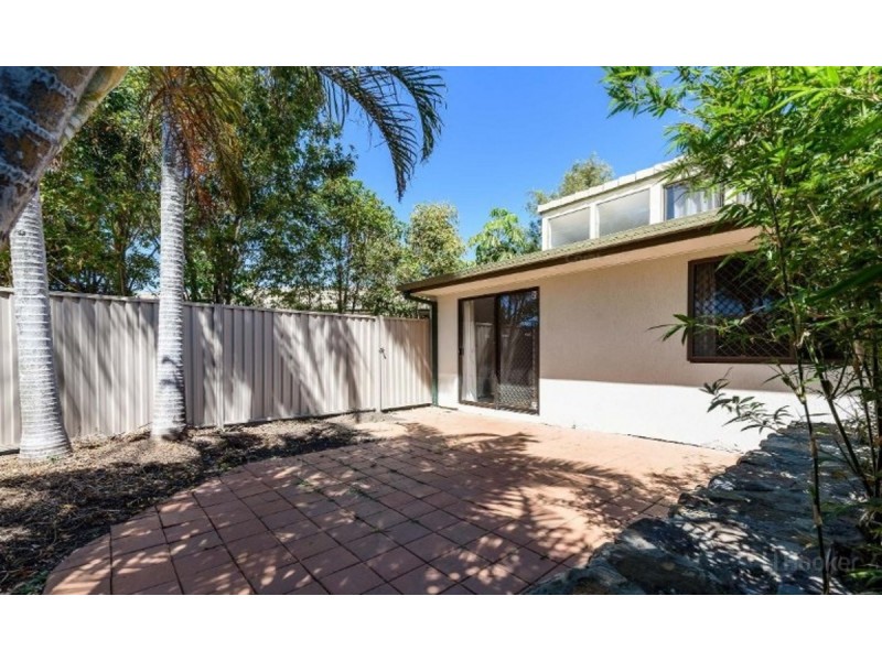 8/71 Olsen Avenue, Labrador QLD 4215