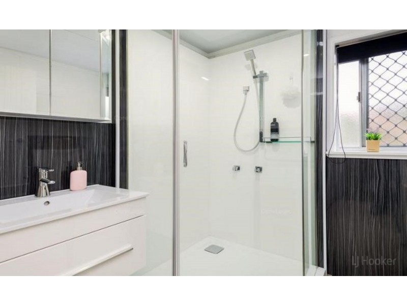 1/8 Labrador Street, Labrador QLD 4215