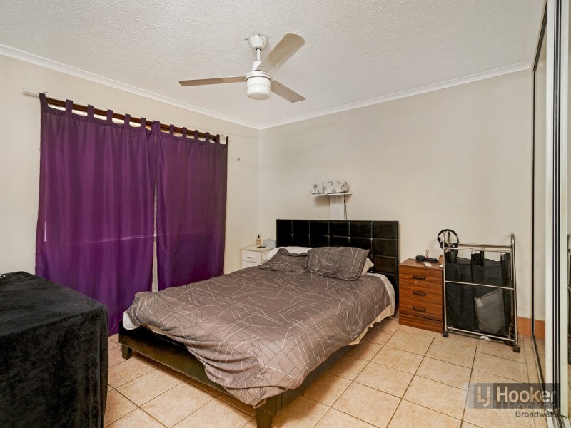 2/9 Bradford Street, Labrador QLD 4215