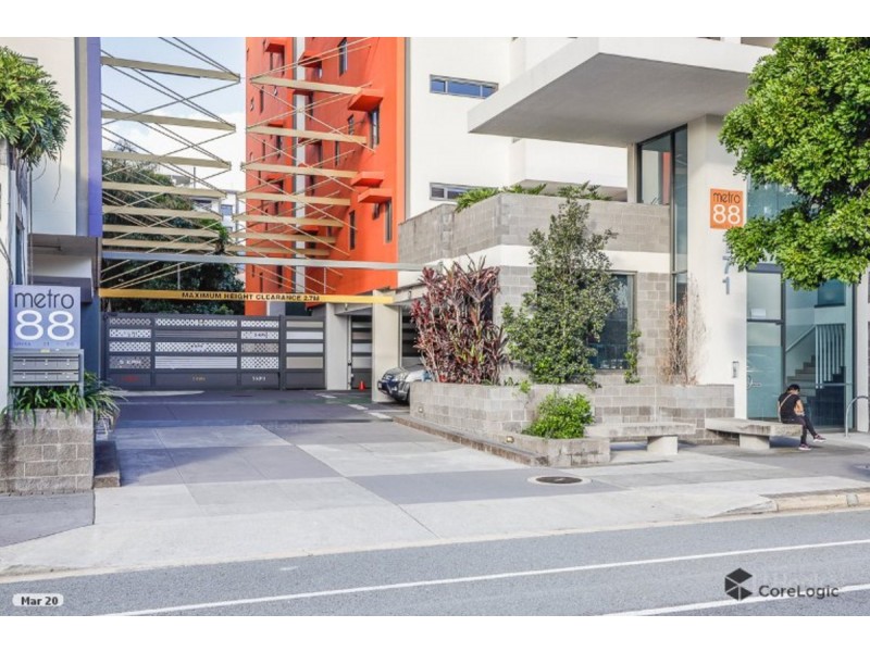 18/171 Scarborough Street, Southport QLD 4215