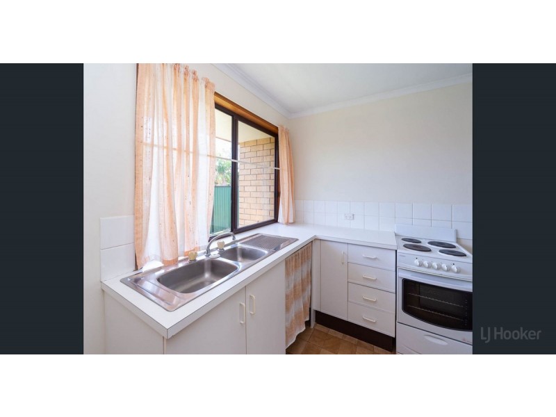 1/283 Government Road, Labrador QLD 4215