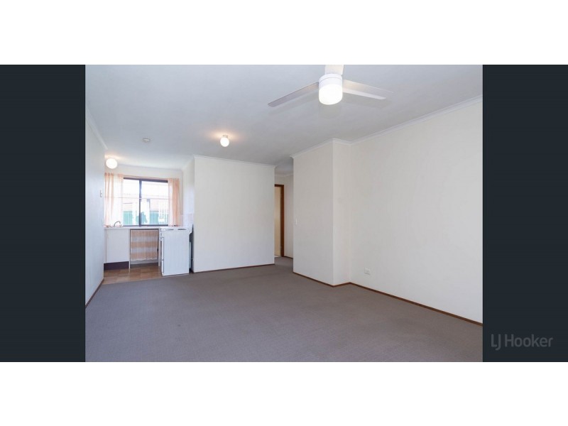 1/283 Government Road, Labrador QLD 4215