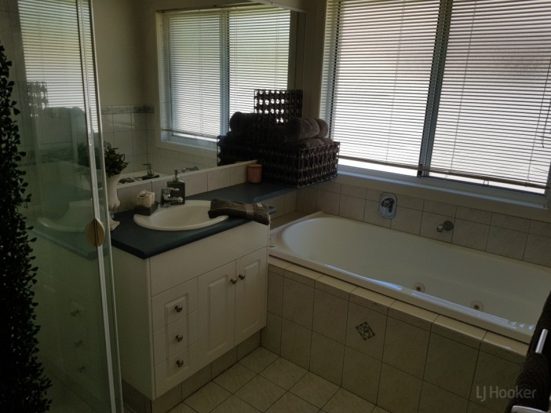 37 Tranquility Circuit, Helensvale QLD 4212