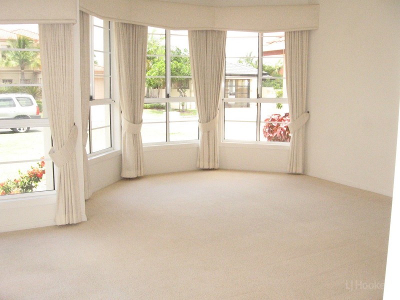 37 Tranquility Circuit, Helensvale QLD 4212