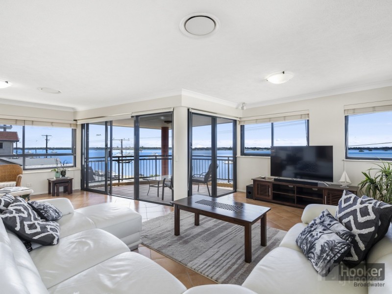 9/274 Marine Parade, Labrador QLD 4215