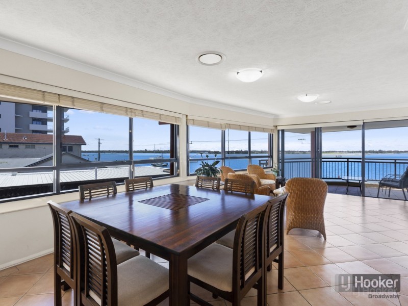 9/274 Marine Parade, Labrador QLD 4215