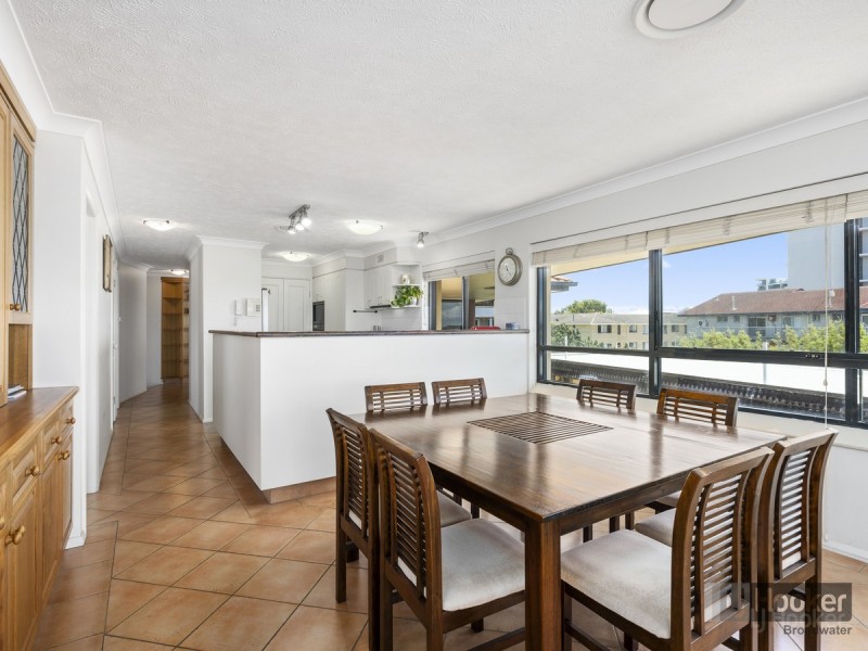 9/274 Marine Parade, Labrador QLD 4215