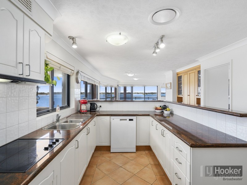 9/274 Marine Parade, Labrador QLD 4215