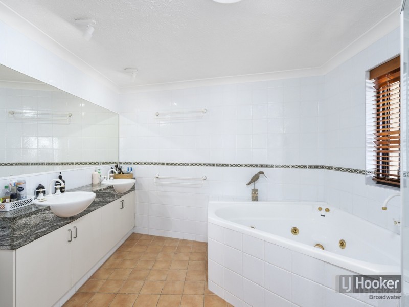 9/274 Marine Parade, Labrador QLD 4215