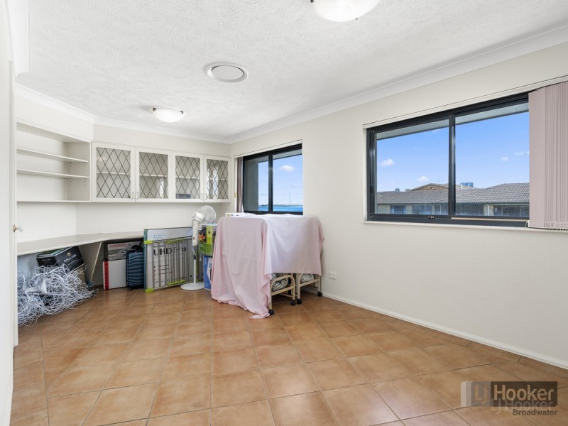 9/274 Marine Parade, Labrador QLD 4215