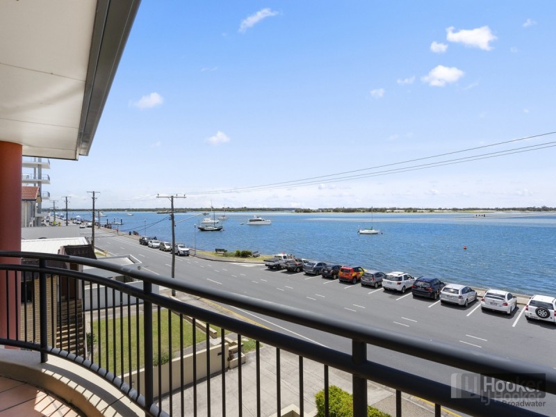 9/274 Marine Parade, Labrador QLD 4215