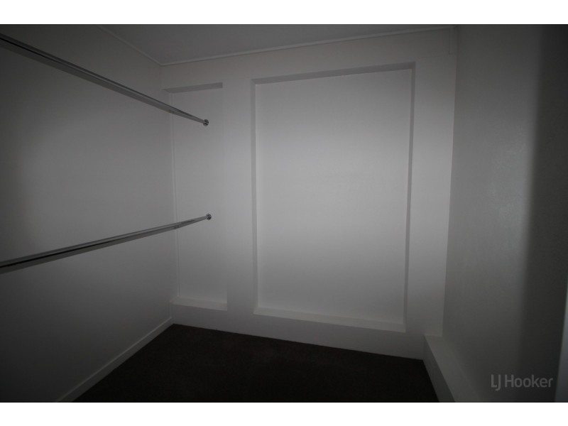 1a/56 Imperial Parade, Labrador QLD 4215