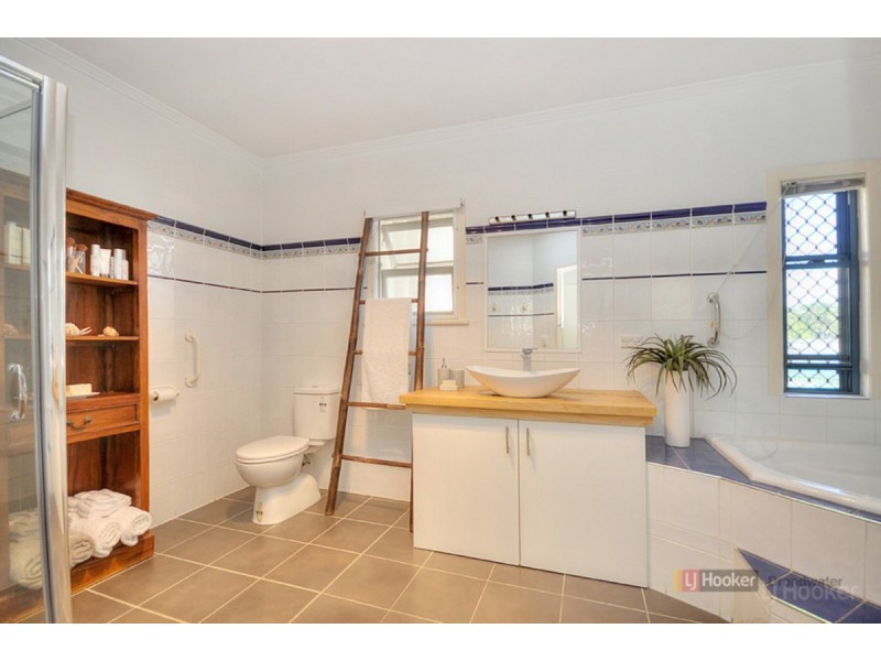 53 Deakin Avenue, Southport QLD 4215