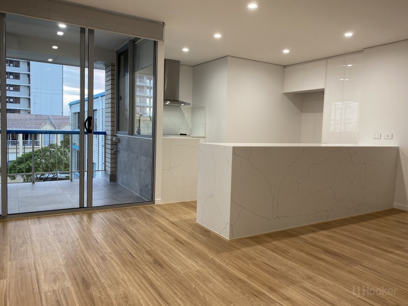 12/294 Marine Parade, Labrador QLD 4215