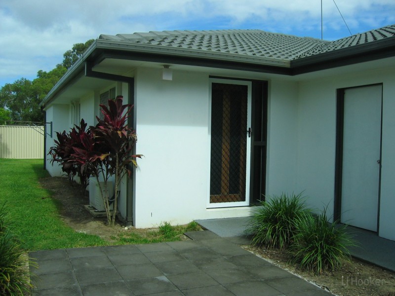 1/130 Kumbari Avenue, Labrador QLD 4215