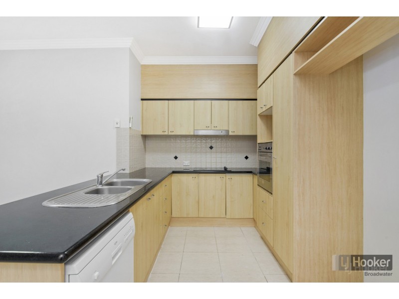 14/82 Limetree Parade, Runaway Bay QLD 4216