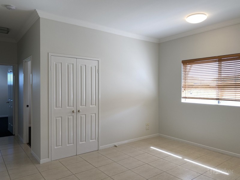 14/82 Limetree Parade, Runaway Bay QLD 4216