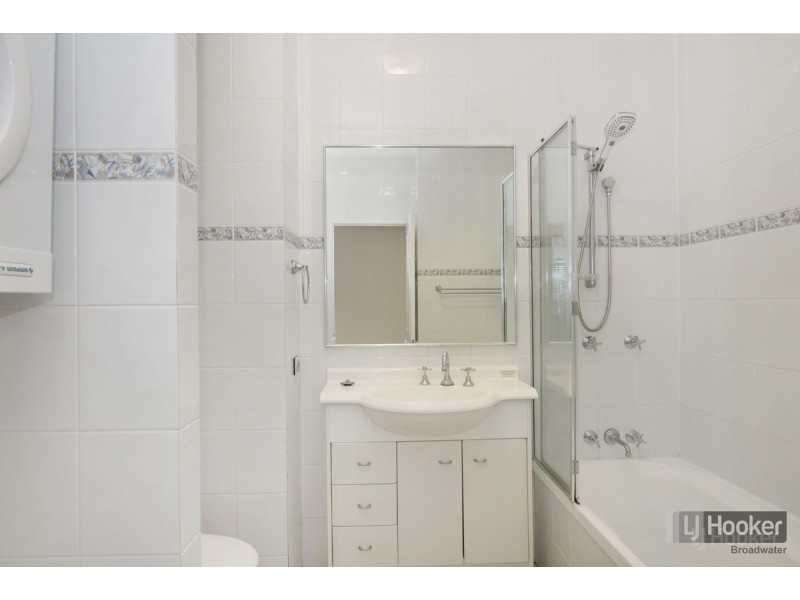 14/82 Limetree Parade, Runaway Bay QLD 4216