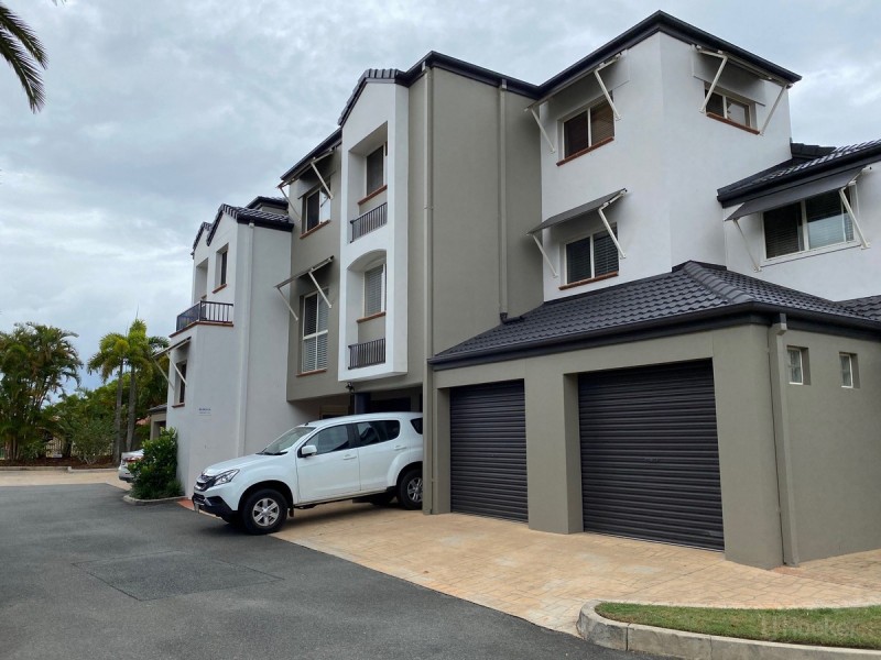 14/82 Limetree Parade, Runaway Bay QLD 4216