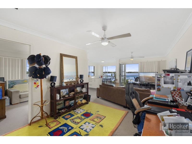 10/294 Marine Parade, Labrador QLD 4215