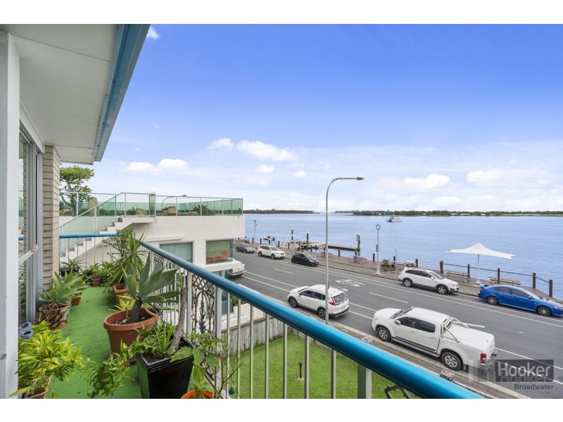 10/294 Marine Parade, Labrador QLD 4215