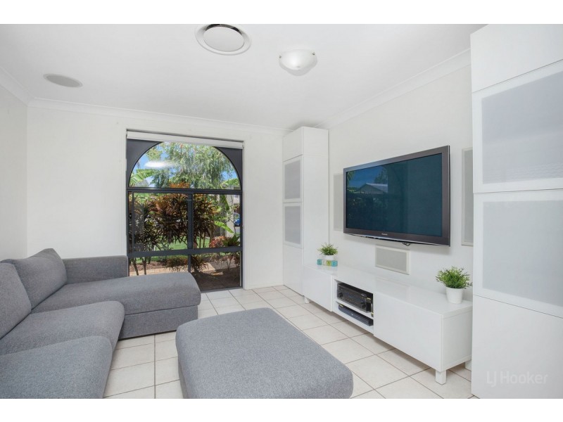 17 Shinnecock Close, Hope Island QLD 4212