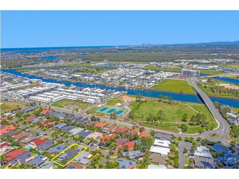 17 Shinnecock Close, Hope Island QLD 4212